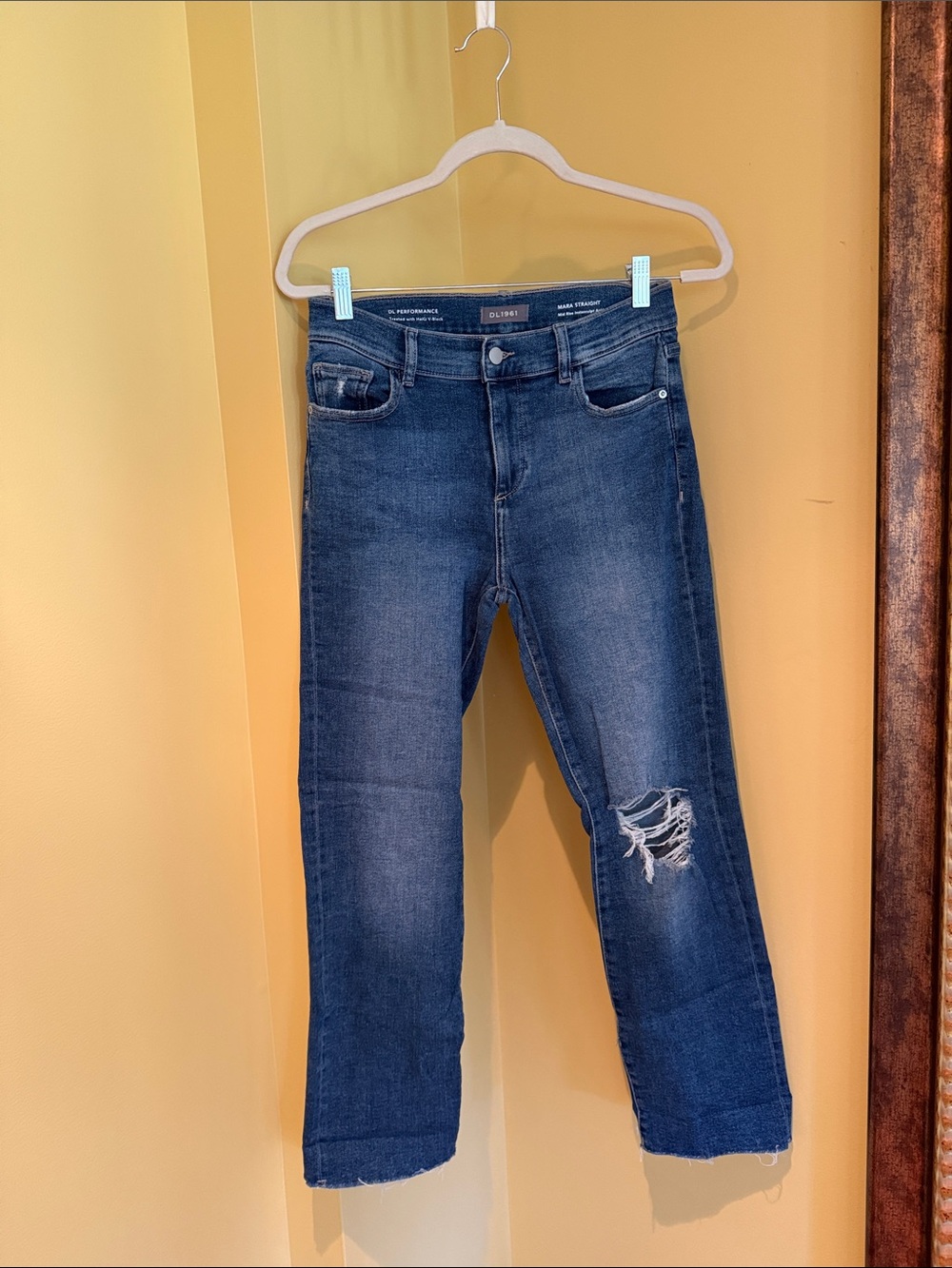 DL1961 Women's Dark Blue Distressed Cropped Jeans